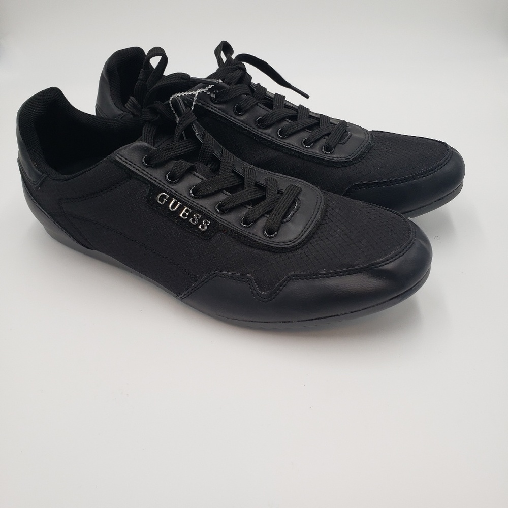 Guess Sneakers Mens size 11